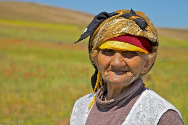 amazight woman / outside meknés, morocco